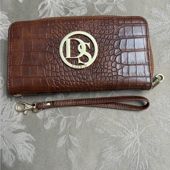 Elegant Brown Crocodile Embossed Satchel and Wallet Set - Picture 12 of 12